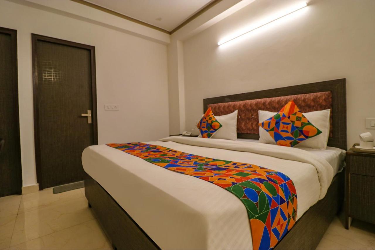 Hotel Fabexpress Dolphin International Near Delhi Airport Nueva Delhi Exterior foto